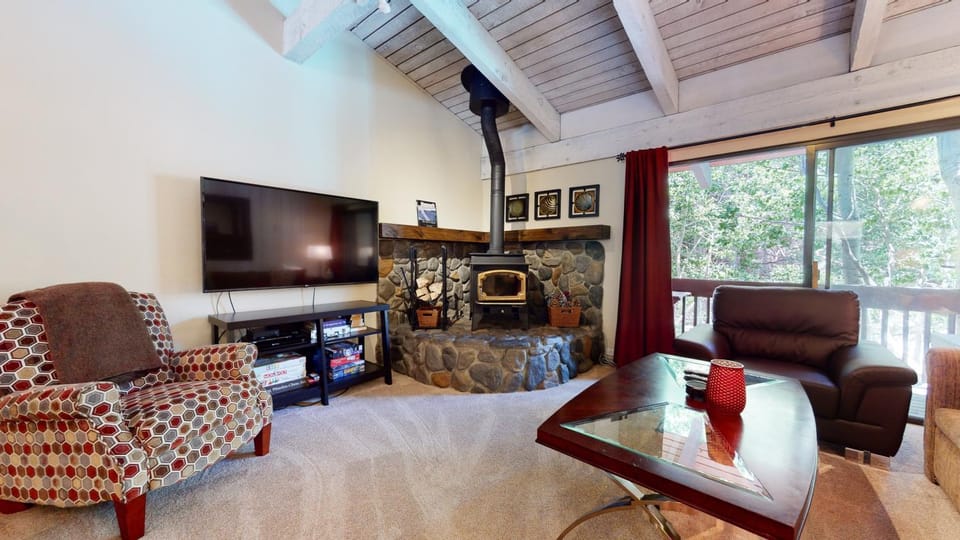 Mammoth West #106 Condo Apartment in Mammoth Lakes