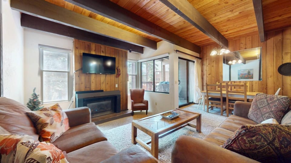 Val D'Isere #6 Condo Apartment in Mammoth Lakes