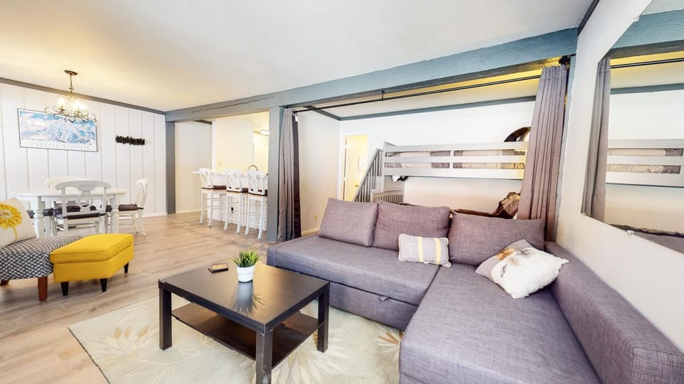 Mammoth Ski & Racquet Club #4 Condo Apartment in Mammoth Lakes