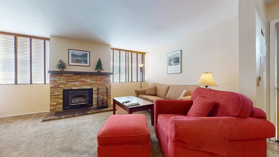 San Sierra #10 Condo Apartment in Mammoth Lakes
