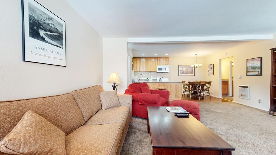 San Sierra #10 Condo Apartment in Mammoth Lakes