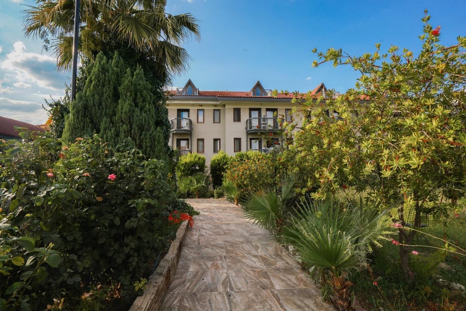Property building, Day, Garden, Garden view