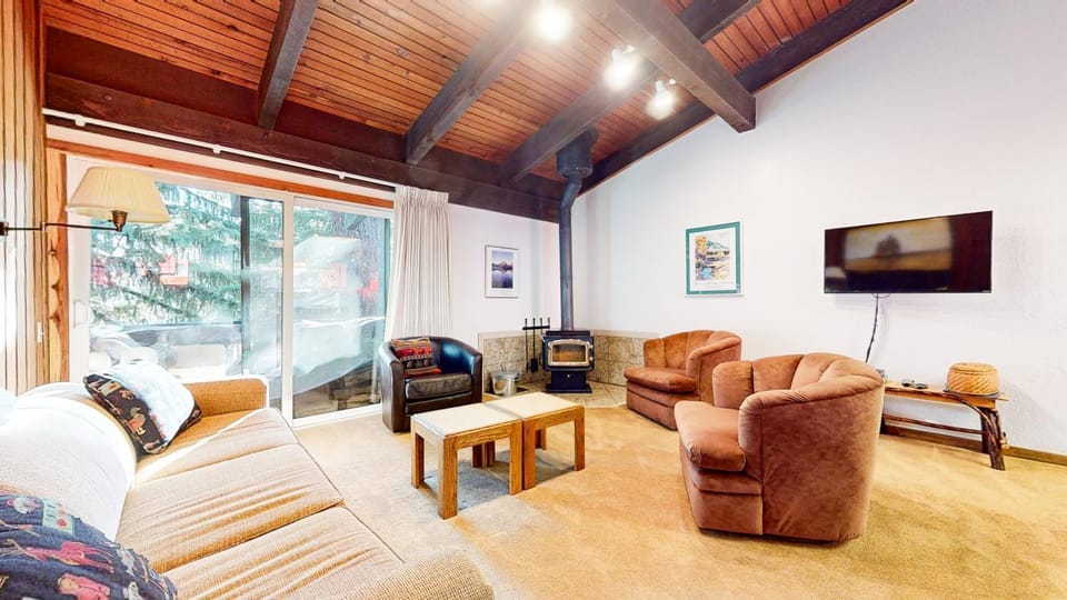 Mammoth West #111 Condo Apartment in Mammoth Lakes