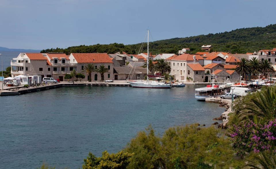 Neighbourhood, Natural landscape