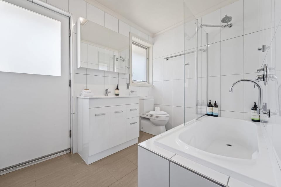 Sponars Onshore - 2BR Apartment l Pet-Friendly l WiFi l Air-Con l Fenced Backyard House in East Jindabyne