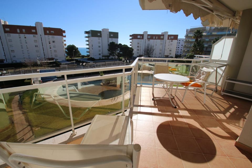 Off site, Balcony/Terrace, Street view