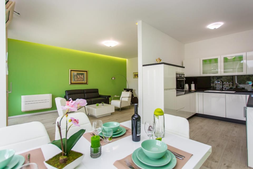 Kitchen or kitchenette, Living room, Dining area