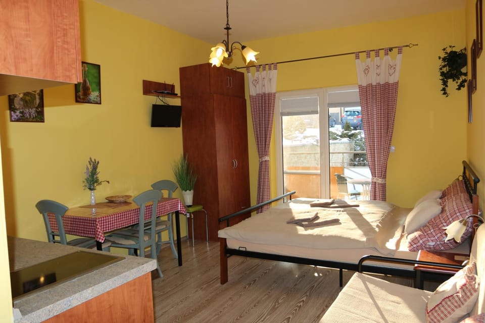 Living room, Photo of the whole room