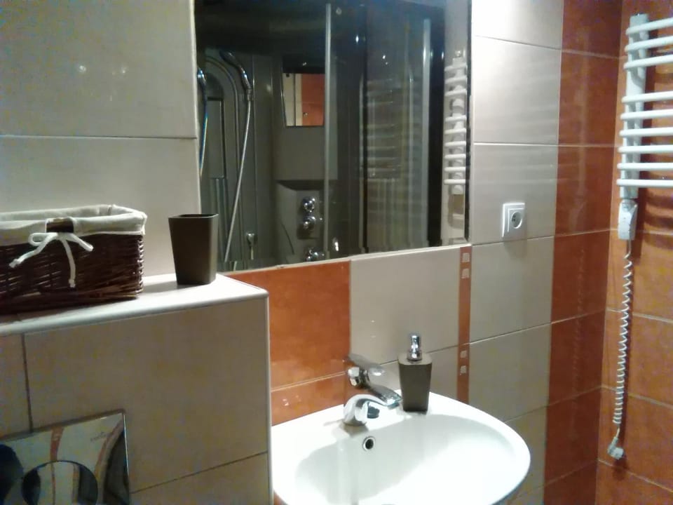 Bathroom, Decorative detail