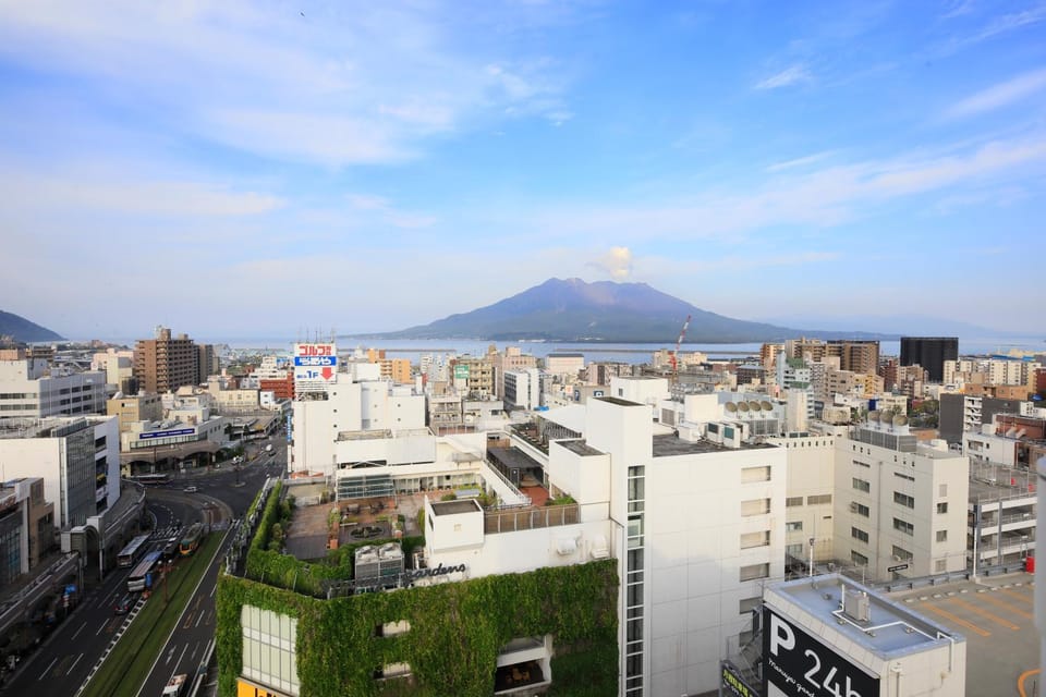 Nearby landmark, Day, Natural landscape, Location