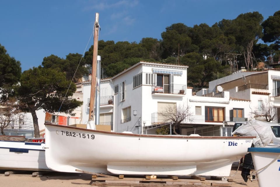 Property building, Day, Natural landscape, Activities, Balcony/Terrace, Sea view