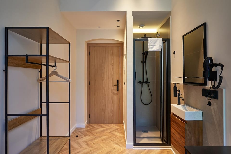 Ella Hostel Boqueria Bed and Breakfast in Barcelona