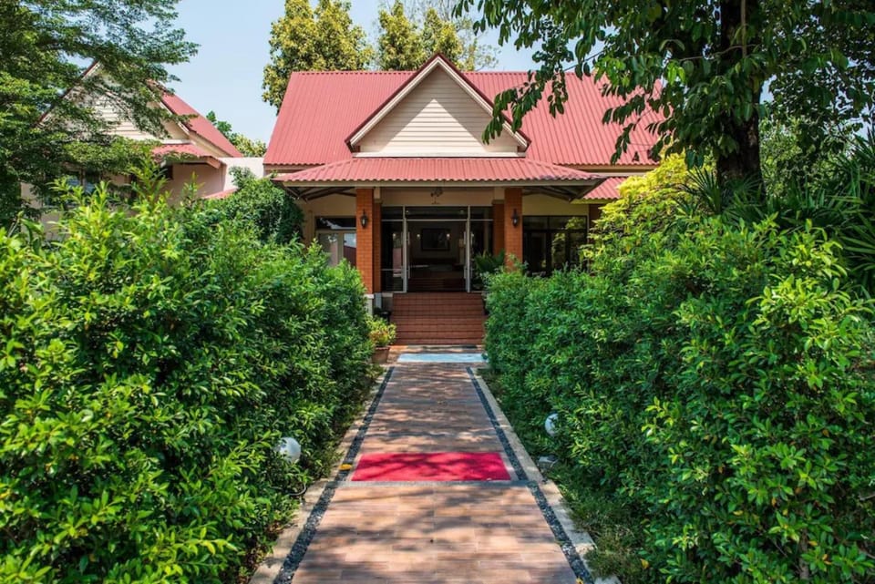 Property building, Garden