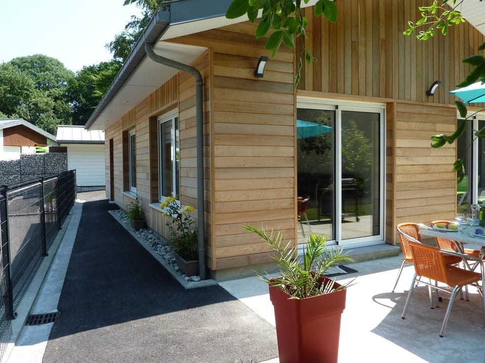 Property building, Patio, Garden, Dining area, Garden view