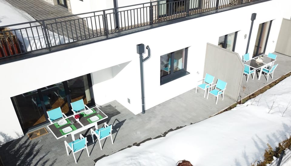 Garden, Balcony/Terrace
