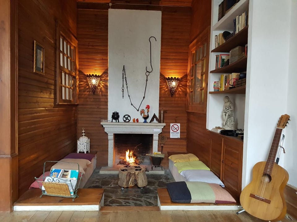 Communal lounge/ TV room
