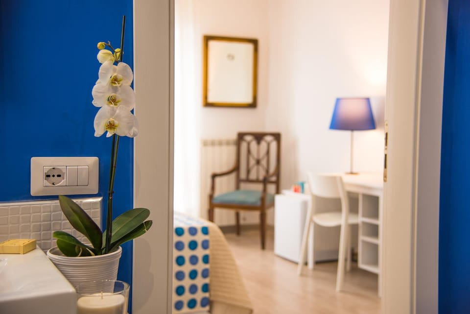 Bathroom, Coffee/tea facilities, Bedroom