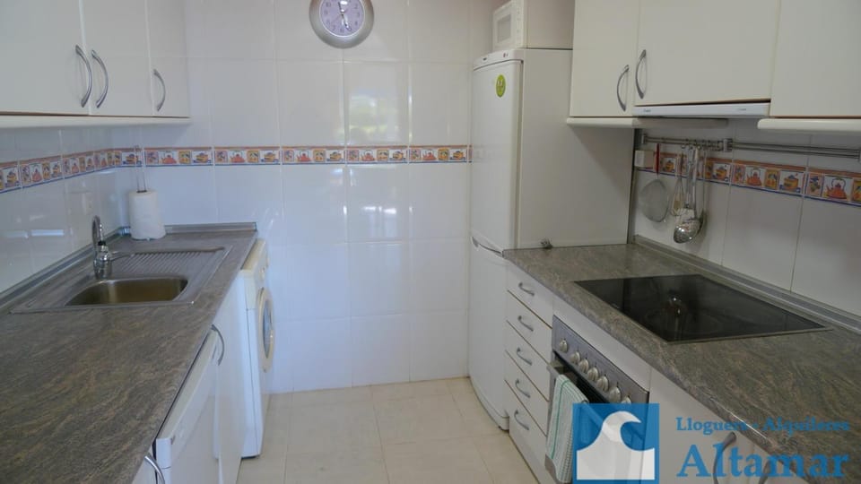 Kitchen or kitchenette, dishwasher, pet friendly, stove