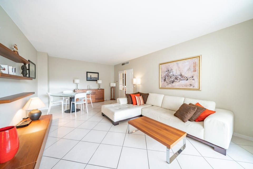 Jardin Florian, 8/10 rue Victor Cousin, Cannes Apartment in Cannes