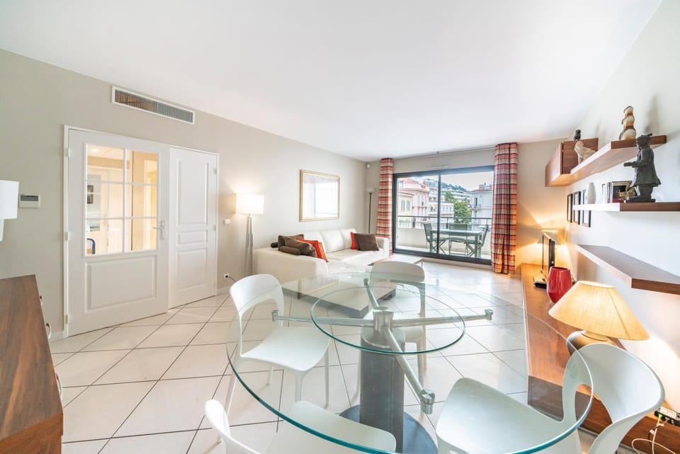 Jardin Florian, 8/10 rue Victor Cousin, Cannes Apartment in Cannes