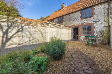 No33 THORNHAM BOUTIQUE COTTAGE 3 House in England