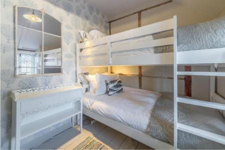 No33 THORNHAM BOUTIQUE COTTAGE 3 House in England