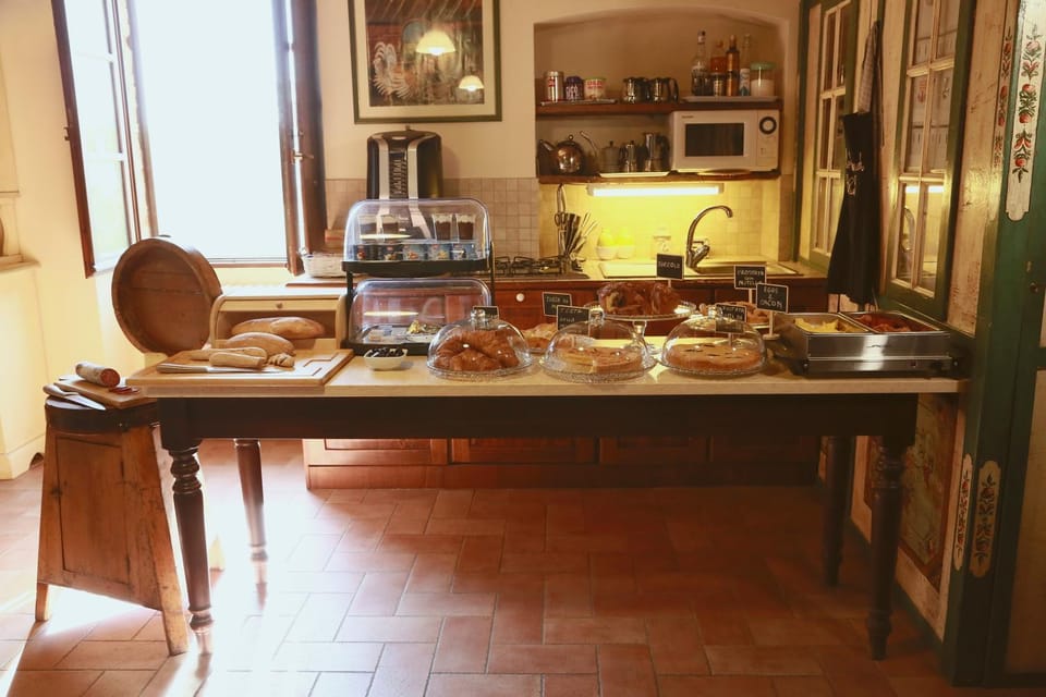 Coffee/tea facilities, Kitchen or kitchenette, Food and drinks, Food, Breakfast, minibar