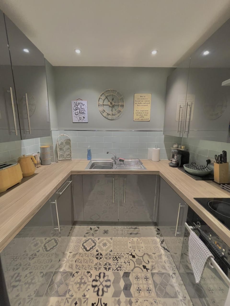 Kitchen or kitchenette