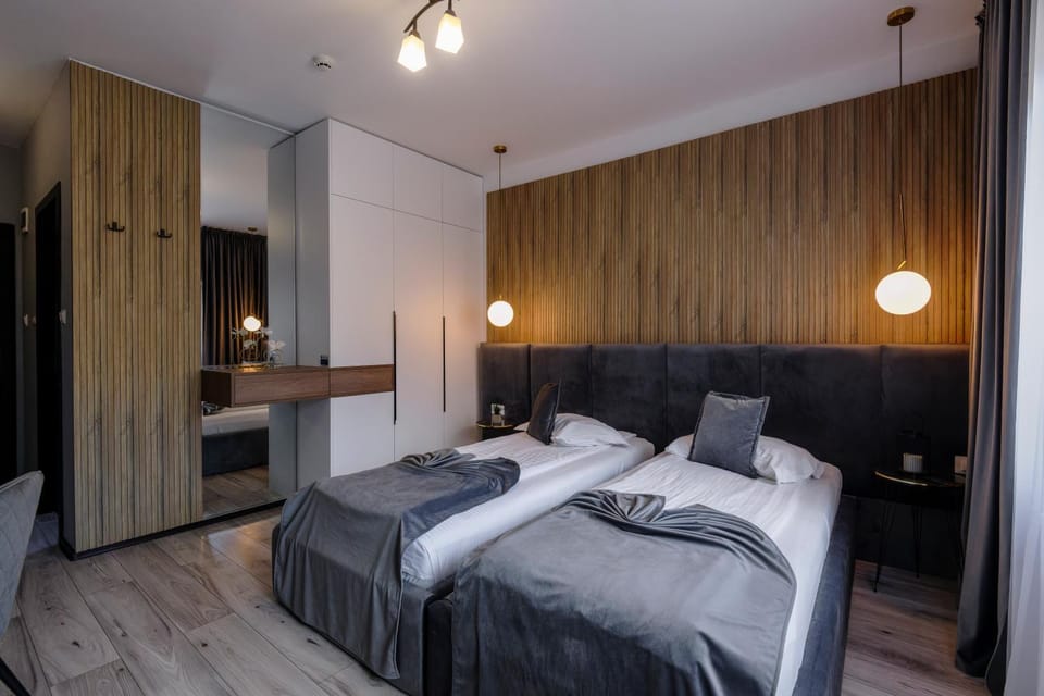 Bed, Photo of the whole room, wardrobe