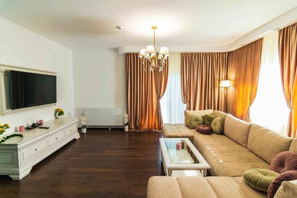 Communal lounge/ TV room, Seating area, Evening entertainment