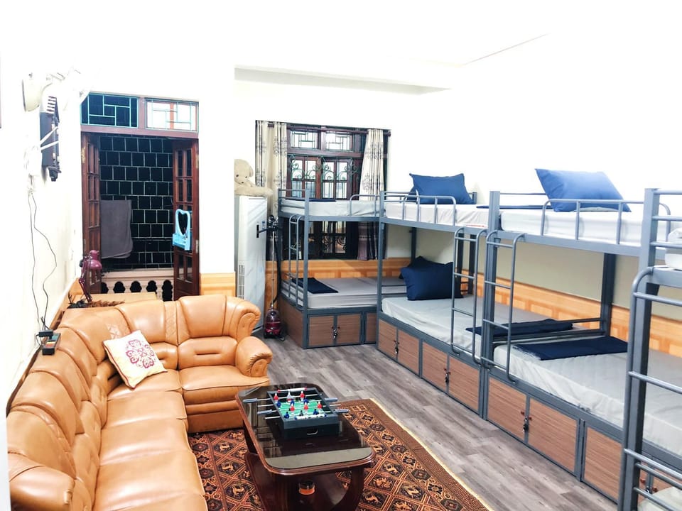 Decorative detail, Decorative detail, City view, City view, Mountain view, Mountain view, bunk bed