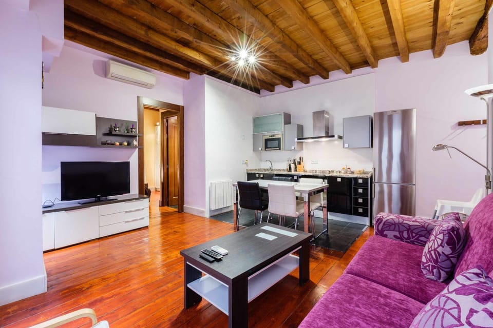TV and multimedia, Kitchen or kitchenette, Living room