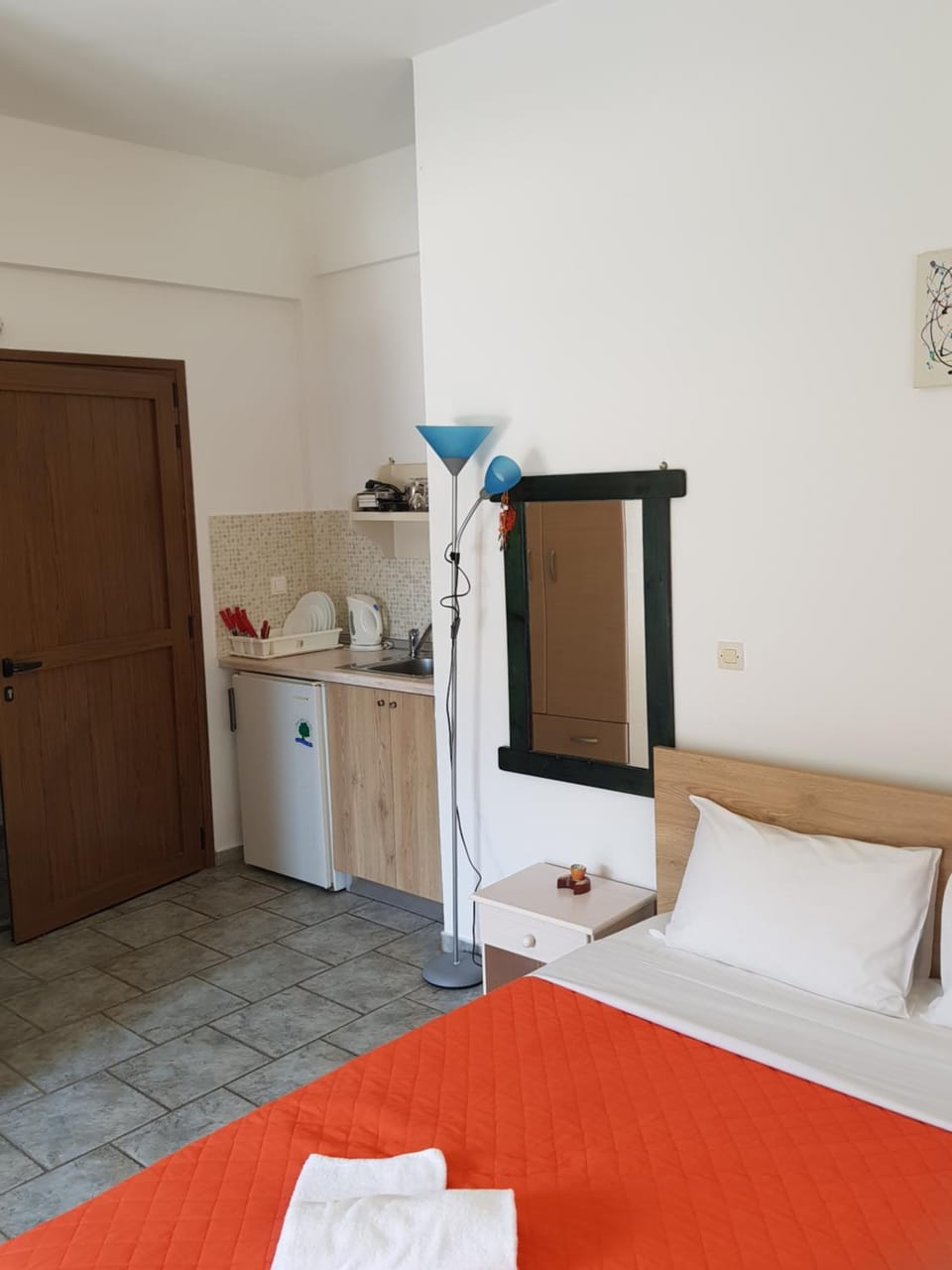 Coffee/tea facilities, Kitchen or kitchenette, Decorative detail, Communal kitchen, Area and facilities