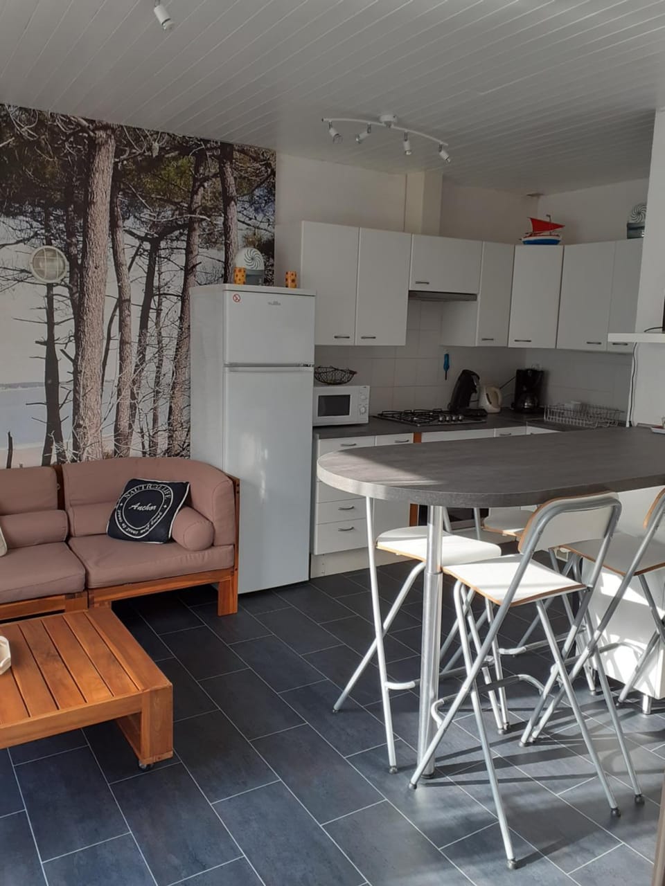 Kitchen or kitchenette