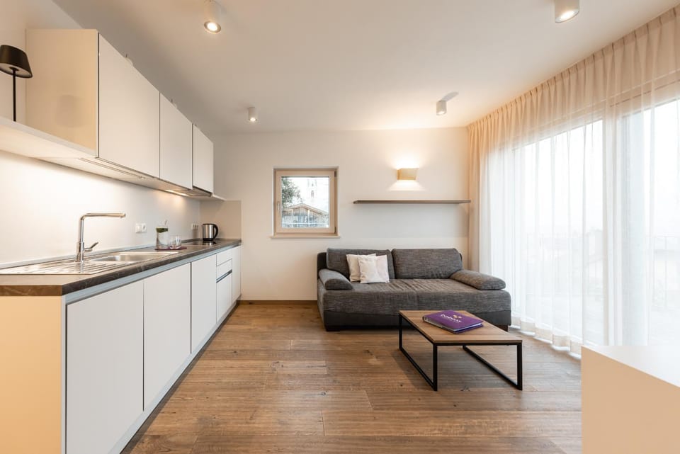 Kitchen or kitchenette, Living room