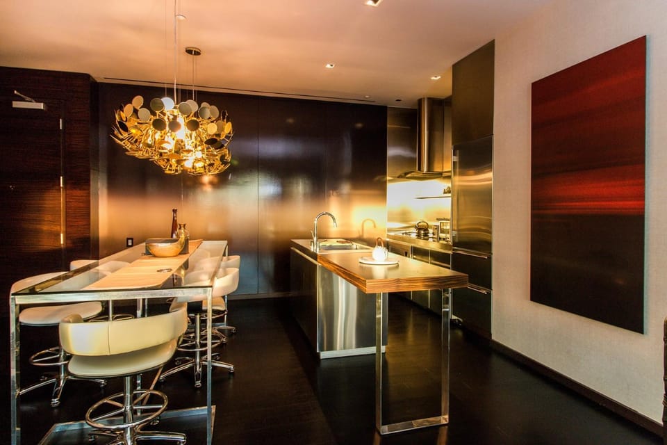 Dream Penthouse at Palms Place Apartment in Paradise