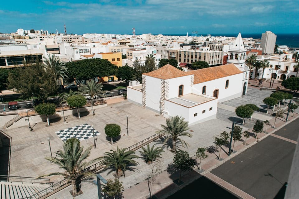 Property building, Nearby landmark, Day, City view, Sea view