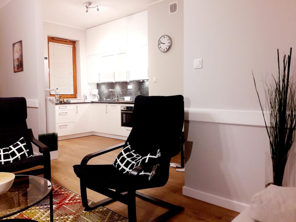 Kitchen or kitchenette, Seating area