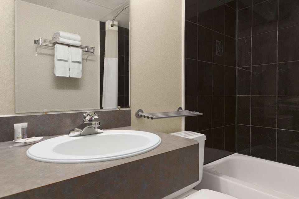 Bathroom, Photo of the whole room, On site