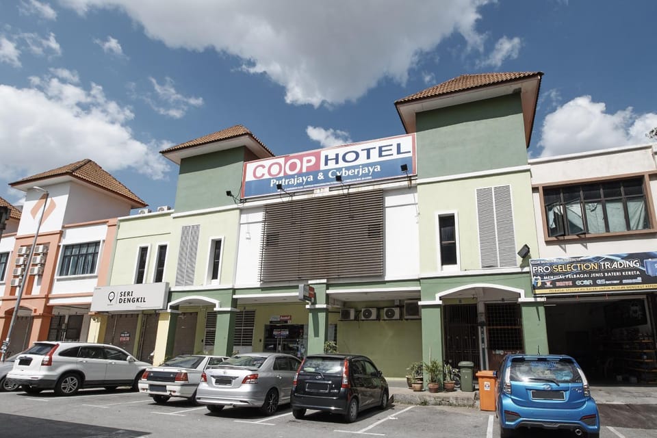 Property building, Facade/entrance