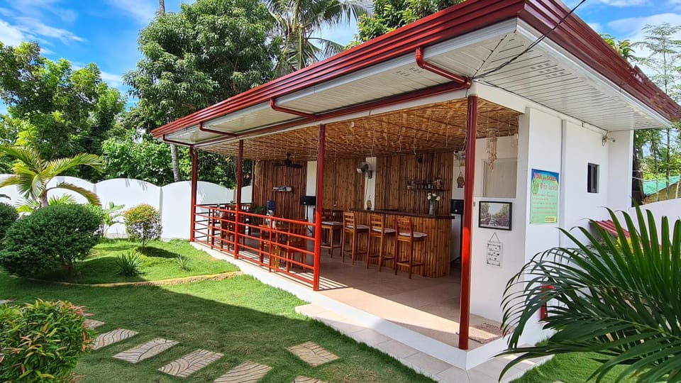 Roos Guesthouse Bed and Breakfast in Central Visayas
