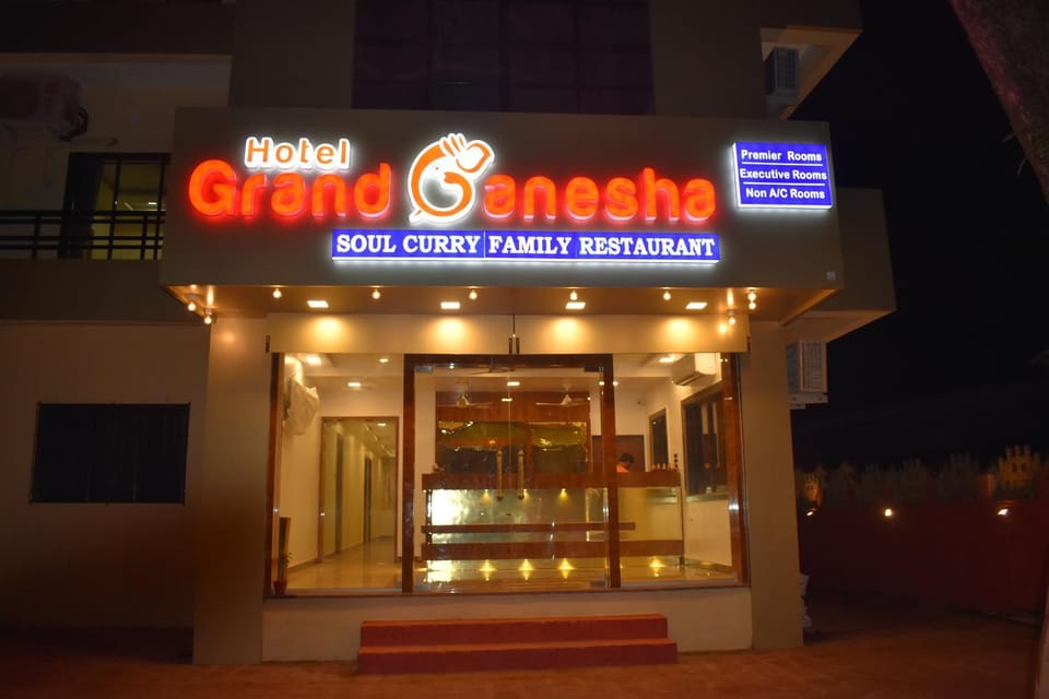 Property building, Facade/entrance, Property logo or sign, Logo/Certificate/Sign