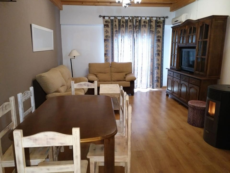 Living room, Photo of the whole room