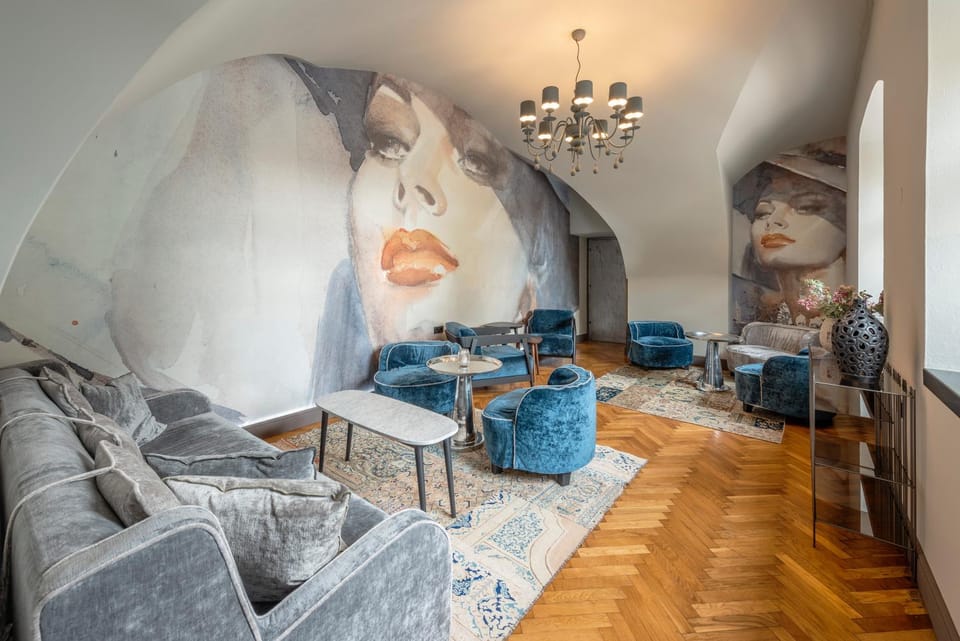 Lounge or bar