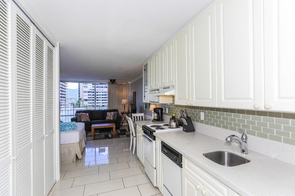 Ilikai Marina 987 House in Honolulu