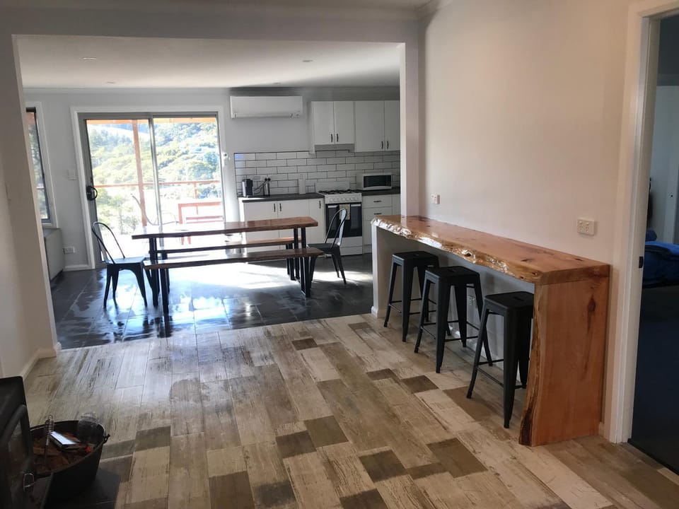 Living room, Meals, kitchen
