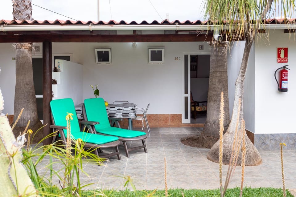Facade/entrance, Balcony/Terrace, On site