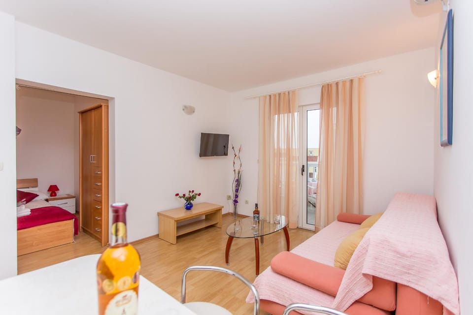 Apartments Snjezana Makarska Apartment in Makarska