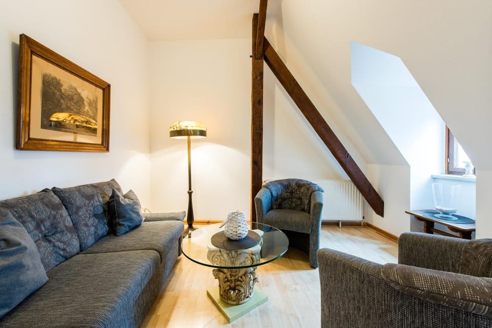 Living room, Photo of the whole room