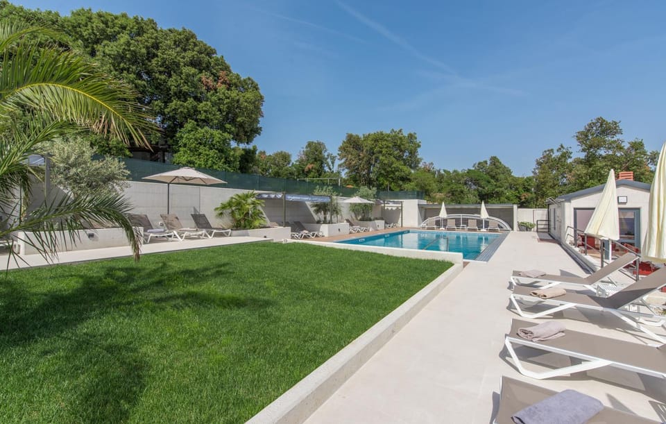 On site, Swimming pool